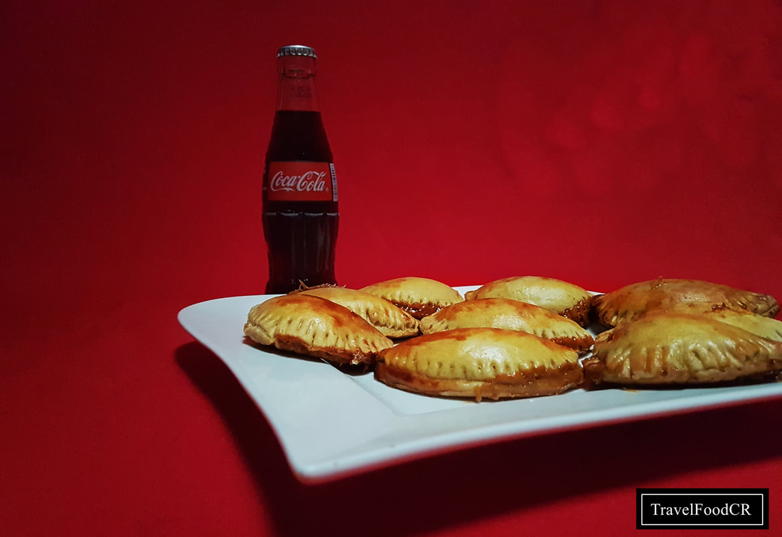 Empanadas de Coca Cola con Dulce de Leche - TravelFoodCR